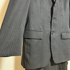 メンズスーツの画像