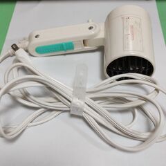 旅行用小型ドライヤーの画像