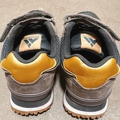 【数回のみ使用】美品‼️子ども16㎝　スニーカーの画像