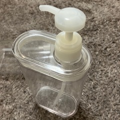 シャンプーリンス詰め替えボトルの画像