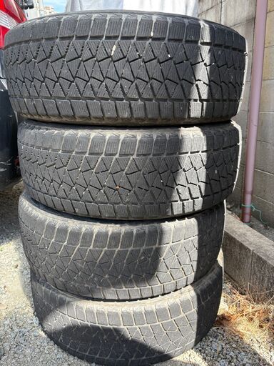 スタッドレスタイヤ 225/55R18 4本セット／SUVに人気サイズ（デリカD5