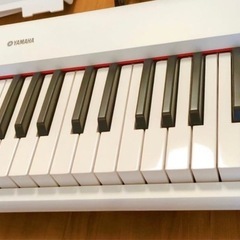 【超美品】ヤマハ YAMAHA 電子キーボード piaggero NP-12の画像