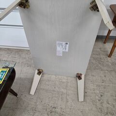 J8745 【リユースのサカイ柏店】 NITORI ニトリ 折りたたみテーブル カムオン クリーニング済み 新品参考価格4,790円の画像