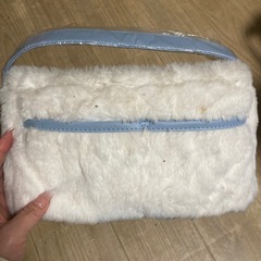 シナモロールの入れ物の画像