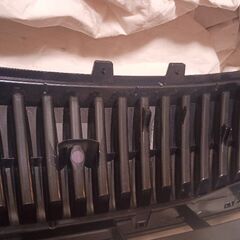 60ハリアー前期　純正グリルの画像