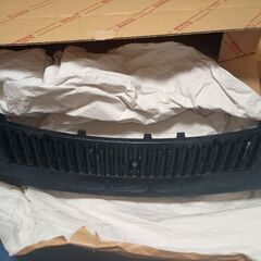 60ハリアー前期　純正グリルの画像