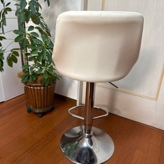 ホワイトレザー　ハイチェアの画像