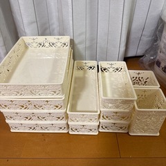 ホワイト 小物入れ 11個セットの画像
