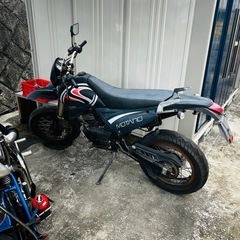 クインキー モタード 125の画像