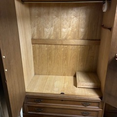 高級衣装ダンス。の画像