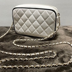 CHANEL シャネル マトラッセ チェーン クラッチ AP4516 ショルダーバッグ ラムスキン　希少色　白色　極上　正規品の画像