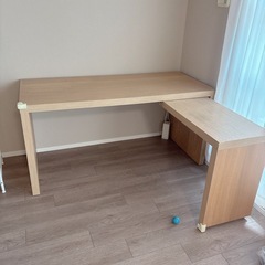 IKEA テーブル　無料の画像