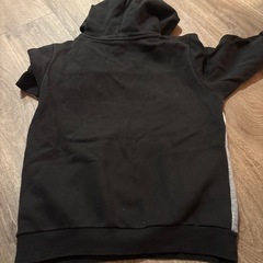 プーマ パーカー トレーナー 子供服 140
の画像