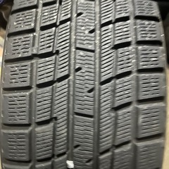 スタッドレスタイヤの画像