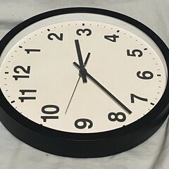 シンプル　黒色　掛け時計　直径30.5㎝　動作確認済みの画像