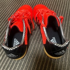 【未使用品】フットサルシューズ26.5センチの画像