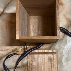 桐で作られた木箱の画像