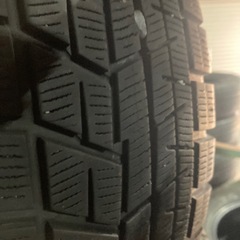 ヨコハマタイヤスタッドレス185/70-14の画像