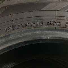 ヨコハマタイヤスタッドレス185/70-14の画像