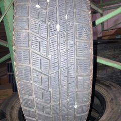 ヨコハマタイヤスタッドレス185/70-14の画像