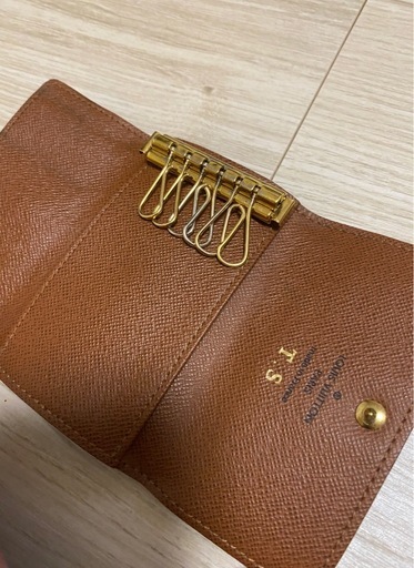 値下げ！取引早い方優先します！美品！LOUIS VUITTON 6連キーケース※イニシャルが入ってます