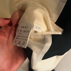 ホールスタッフ制服の画像