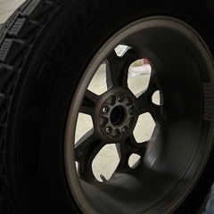 スタッドレスタイヤ 225/60R17の画像