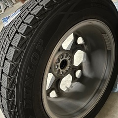 スタッドレスタイヤ 225/60R17の画像