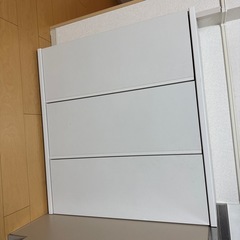 取引完了　　食器棚の画像