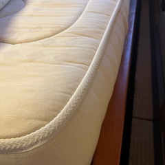 カッシーナ　クイーンサイズ　ベッドマットレスのみの画像
