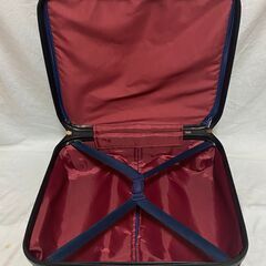 横型　スーツケース　黒色　キャスター1つ劣化ありの画像