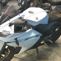 YAMAHA YZF-R125 白 格安提供車 エンジン始動確認 半額配送キャンペーン 期間限定車体価格 現状渡し諸経費￥0- 横浜 P-Yardの画像
