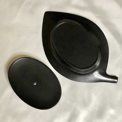 昭和レトロ　蓋付き菓子入れ　木の葉型　取っ手付き　お手入れしやすいプラスチック製
の画像