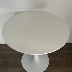 カフェ風丸テーブルの画像