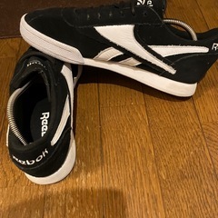 リーボック　スニーカーの画像
