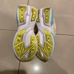 新品同様　子ども外靴　22.5センチ　白　スニーカー　瞬足　ワイドEEEの画像