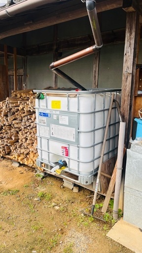 大型1000L
貯水タンク 蛇口付き ローリータンク 1000リットル 雨水タンク パレット付き 業務用 農業用 貯水槽