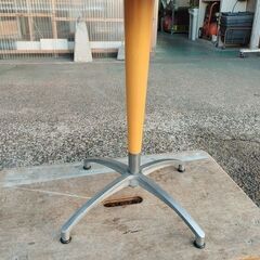 オリバー　木目調一本足丸テーブル　750mm径『中古良品』複数入荷！の画像