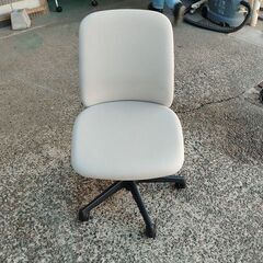 オカムラ　ライブス　事務椅子　ベージュ布『中古良品』複数入荷！の画像