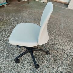 オカムラ　ライブス　事務椅子　ベージュ布『中古良品』複数入荷！の画像