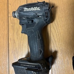 マキタ18vインパクトドライバー　18vバッテリー　急速充電器　の画像