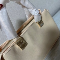 新品未使用charles & keithの画像