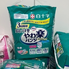 まとめて大人用介護紙パンツ の画像