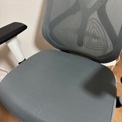 グレーメッシュオフィスチェアの画像
