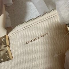 新品未使用charles & keithの画像