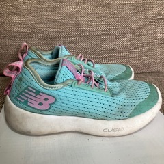 ニューバランススニーカー 17.5cmの画像