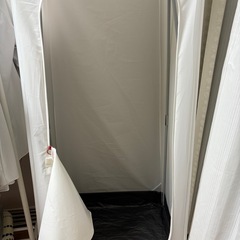 カバー付き洋服掛けの画像