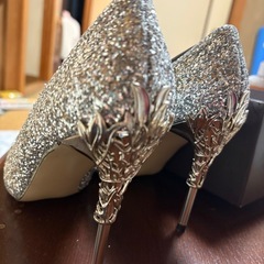 新品　　　ドレスヒールの画像