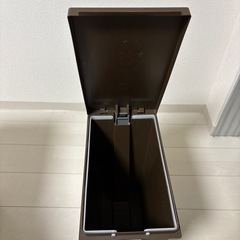 ゴミ箱の画像