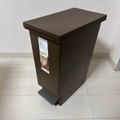 ゴミ箱の画像